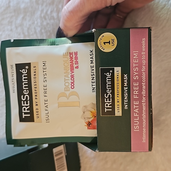 TRESemme intensive hair masks - Picture 2 of 5